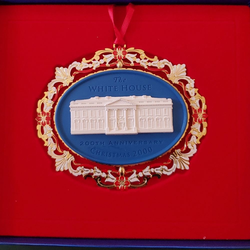 The White House Historical Association Christmas 2000 ornament